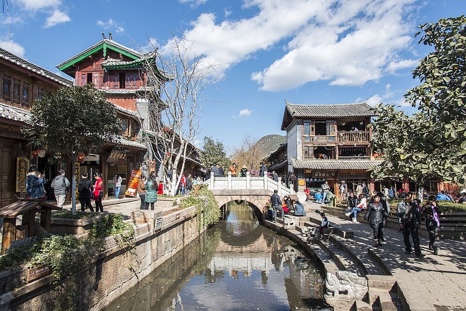 Canal and traditional buildings in Lijiang Old Town